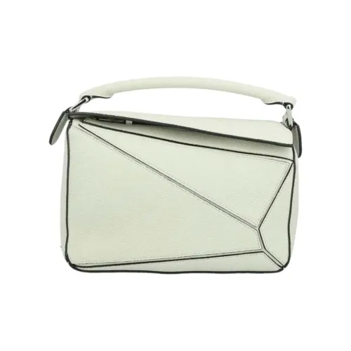 LOEWE Пазл с рельефом Телячья кожа Кожа Сумка через плечо Сумка Маленькая Женская Светло-зеленая