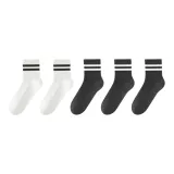 5 пар (2 белых + 3 черных)