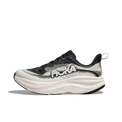 HOKA ONE ONE SKYFLOW Беговые кроссовки Низкий верх Бежевый Белый Черный Женские