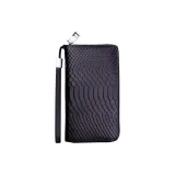 Чёрный змейный принт