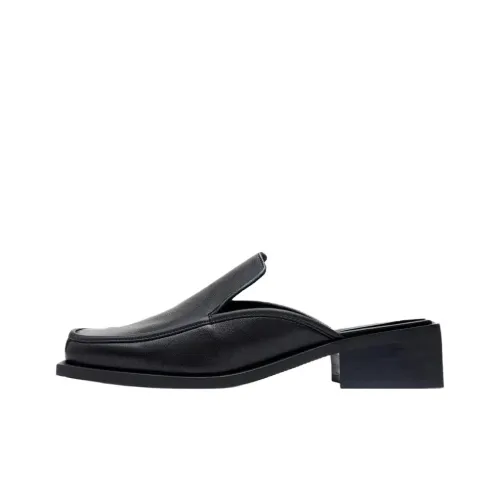 ST. AGNI Домашние тапочки Женские Черные