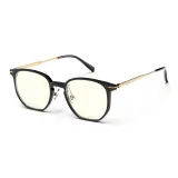 Яркий черный