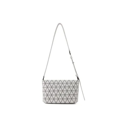 ISSEY MIYAKE Сумки через плечо Женские