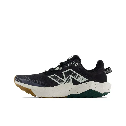 New Balance DynaSoft Nitrel v6 Low Top Trail Беговые кроссовки Мужской Черный