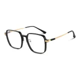 Яркий черный