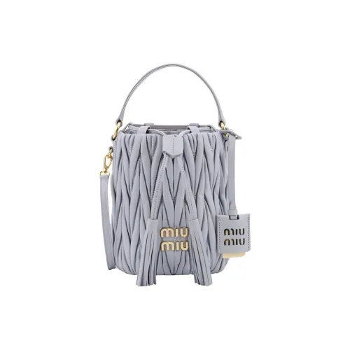 MIU MIU Кожа Ведрообразные Сумки Сумки через плечо Сумка на плечо Женская Серый