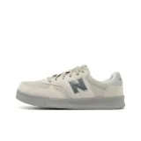 Серо-серебристый