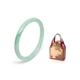 Вишня и коробка «летящий феникс»