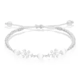 Браслет с четырехлистным клевером и цветочным дизайном