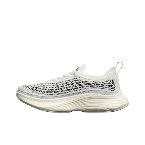 APL ATHLETIC PROPULSION LABS Низкий топ Повседневная обувь Женская Черный Белый