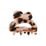 Светлый леопардовый принт, заколка-краб в виде бабочки