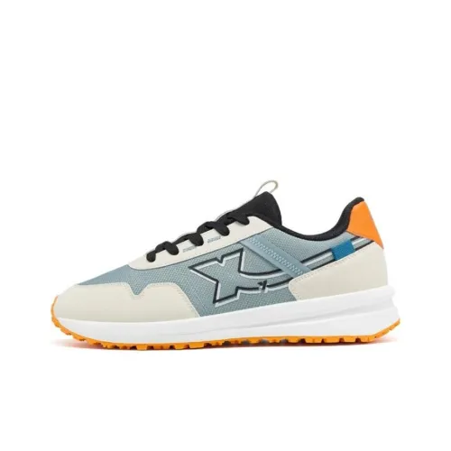 XTEP Classic 70 Slip Устойчивый к истиранию Низкий Топ Спортивная повседневная обувь Мужская Серый Белый