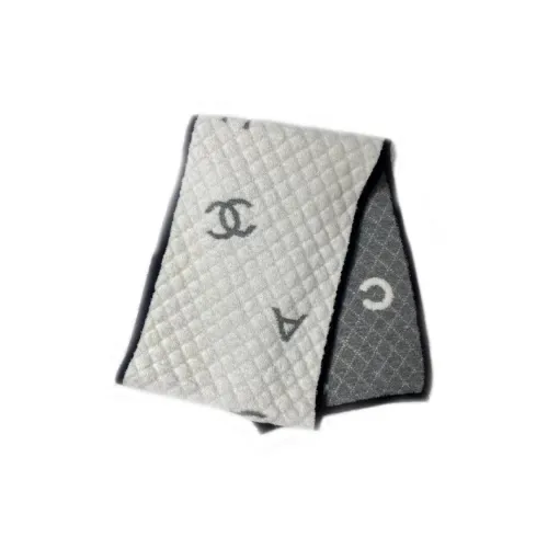 CHANEL Вязаные шарфы Женские