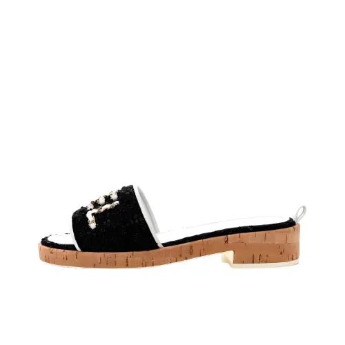 CHANEL Слипоны Женские