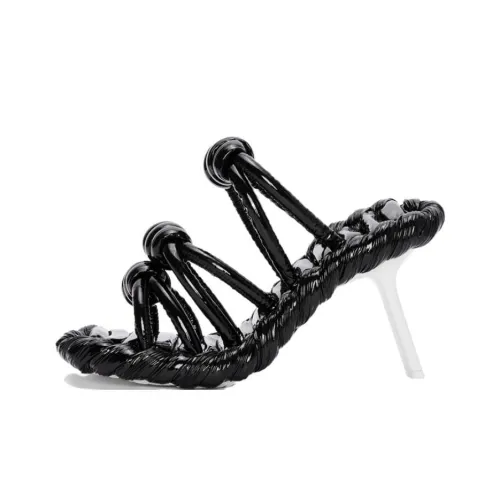 LOEWE Стильные сандалии 9 см женские черные