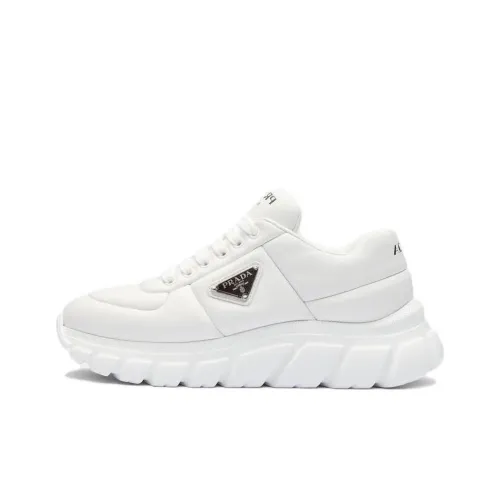 PRADA Низкий топ Повседневная обувь Женская Белая