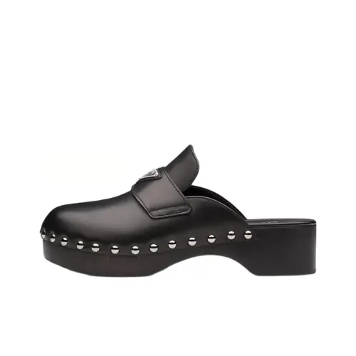 PRADA Домашние тапочки Женские