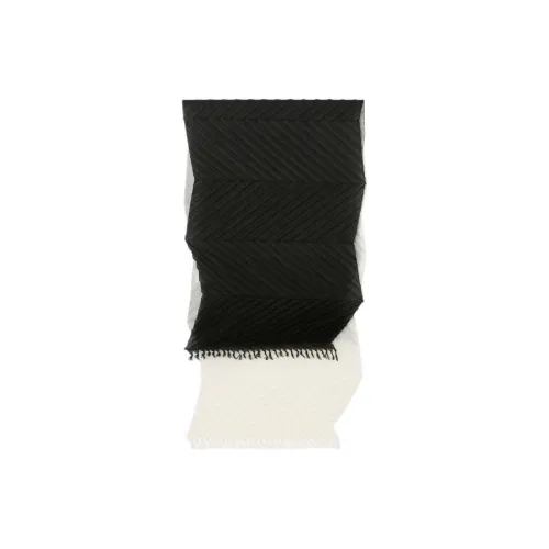 ISSEY MIYAKE Палантины Женские Черный