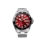 Красный циферблат часов