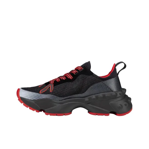 CL Rocknrun Low Топ Повседневная обувь Мужская Черный Красный