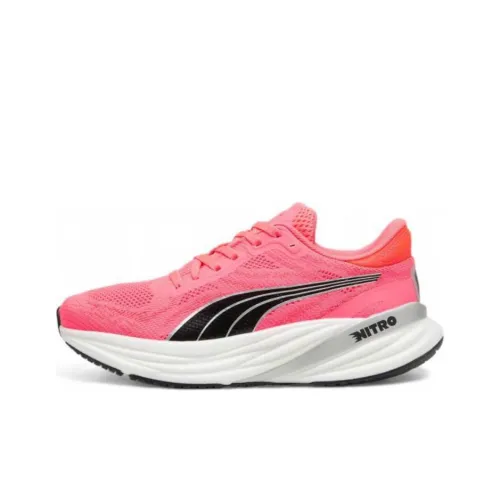 PUMA Magnify Nitro 2 Баскетбольные кроссовки Низкий топ Розовый/Черный Женские