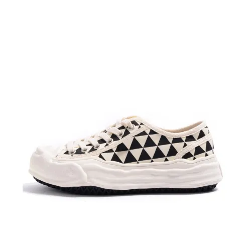 STEVE MADDEN Низкие кеды женские черно-белые