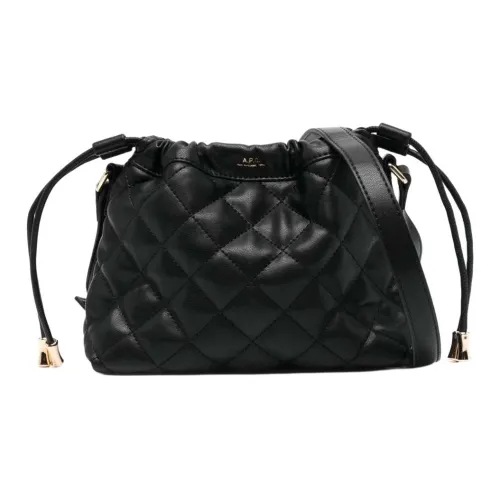 A.P.C Сумки через плечо Женские