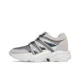 Серо-серебристый