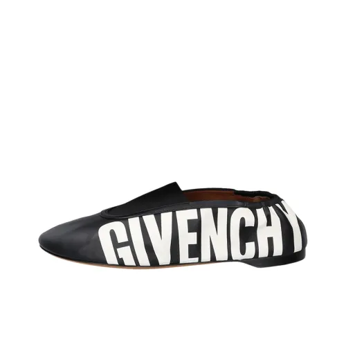 Givenchy Туфли на плоской подошве Женские Черный Белый
