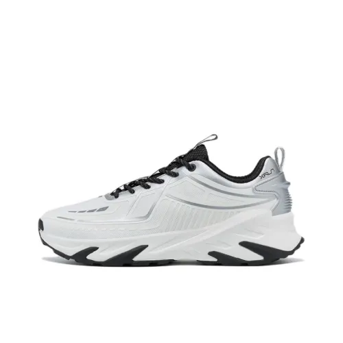 XTEP Амортизация Устойчивый к истиранию Теплоизоляционный Низкий Топ Беговые кроссовки Мужские Парусный Белый