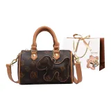 Коричневый