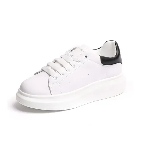 O.L Slip Resistant Abrasion Resistant Breathable Low-Top Skateboard Shoes Women's Black White O.L Противоскользящие Устойчивые к износу Дышащие Низкие Кроссовки для скейтбординга Женские Черный Белый