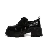 Яркий черный