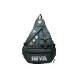 Зеленый с шармом и значком