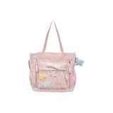 Розовая сумка через плечо с шармом