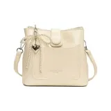 Белая ведрообразная сумка, стиль позиционирования