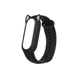 Чёрный кот, ухо, ремень