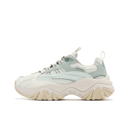 QIAODAN визуально увеличивает рост устойчивый к истиранию дышащий низ с устойчивостью к скольжению кэжуал женский белый зеленый