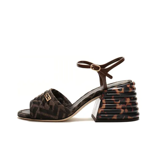 FENDI One Ремешок Сандалии Женские Коричневый Черный