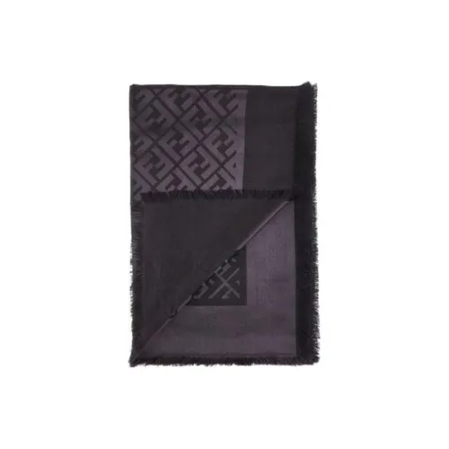 FENDI Вязаные шарфы Женские