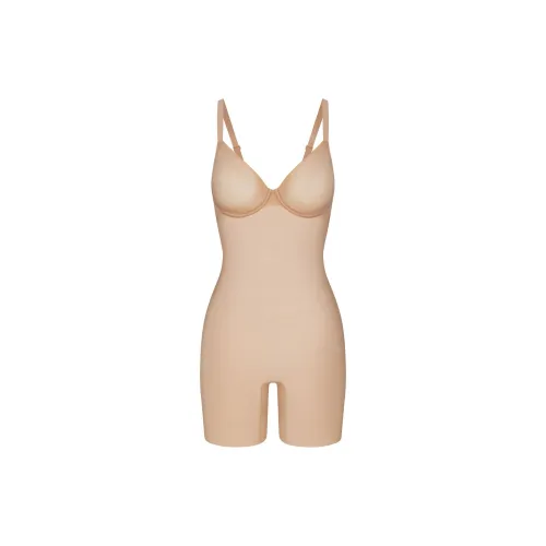 SKIMS SIMPLY BARE UNDERWIRE MID Бедро BODYSUIT Корректирующее белье Женские CLAY CLAY