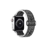 Чёрный и белый этнический стиль