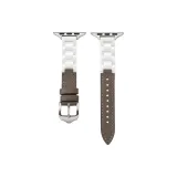 Белый с коричневой кожей