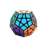 Таинственный черный фон Пять кубиков Рубика