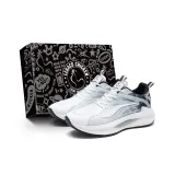 Чёрно-белый