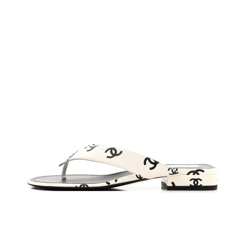 CHANEL Шлепанцы Белые Женские
