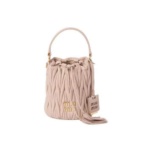 MIU MIU Matelassé Кожа Ведрообразная Сумка Сумка Сумка через плечо Сумка через плечо Женская Розовая