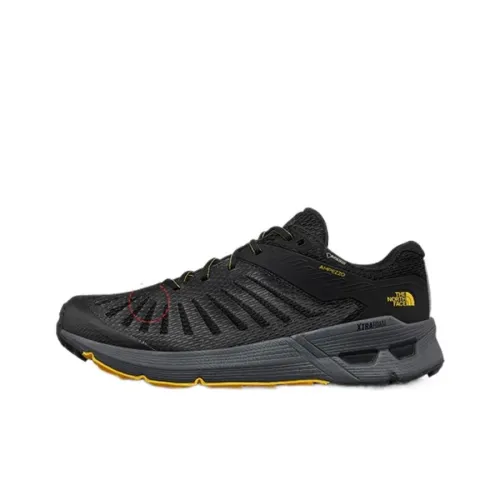 THE NORTH FACE Беговые кроссовки Low Top Черный/Желтый Мужской