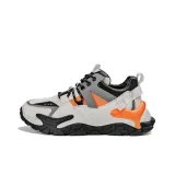 Белый оранжевый