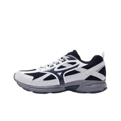 Mizuno Массивные кроссовки MID Top 17/Черный/Серый/Экрю Унисекс